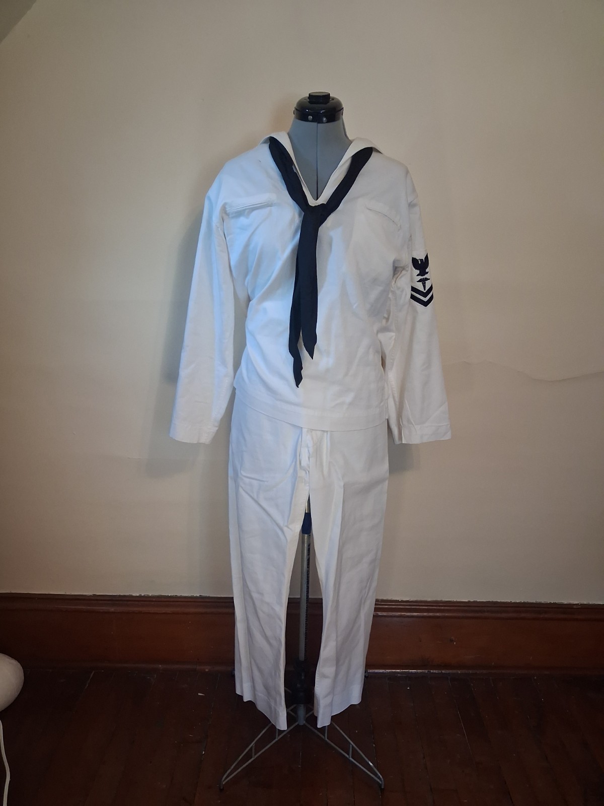 Authentic 1965 White Navy Jumper Cracker Jack Navy Shirt & Pants Chest 21 Flat