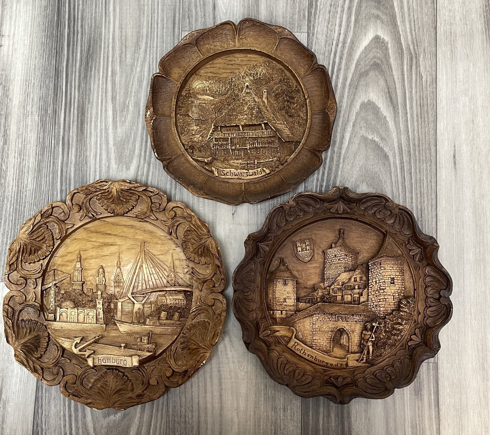 Vintage German Wall Plaques Set Of 3 Hamburg Rothenburg Schwarzwald Resin Vintage German Wall Plaques Set Of 3 Hamburg Rothenburg Schwarzwald Resin