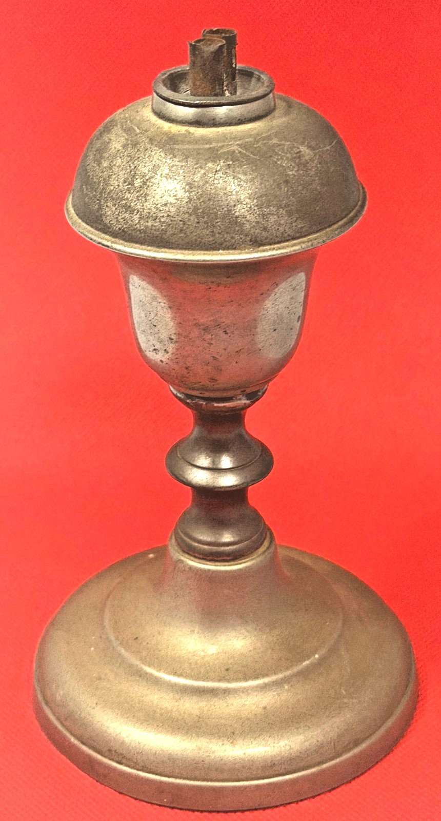 Antique American Pewter Twin-Wick Whale Oil Lamp, ca. 1830s Antique American Pewter Twin-Wick Whale Oil Lamp, ca. 1830s