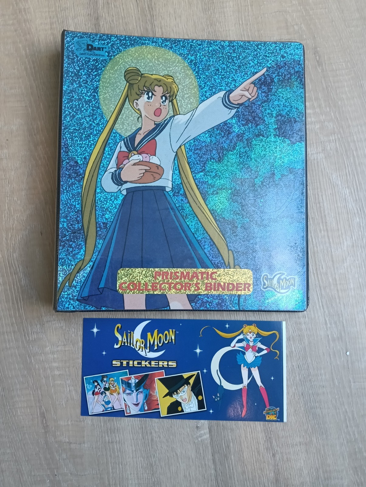 1998 DART SAILOR MOON PRISMATIC TRADING CARD BINDER + 1996 Futera Rare Sticker 1998 DART SAILOR MOON PRISMATIC TRADING CARD BINDER + 1996 Futera Rare Sticker