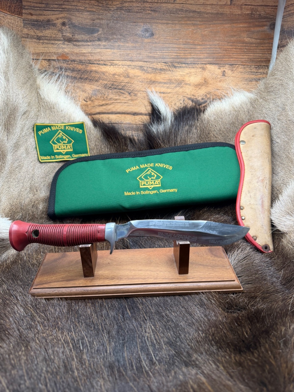 1979 Puma Sea Hunter Knife With  Red Handles In Green Puma Pouch