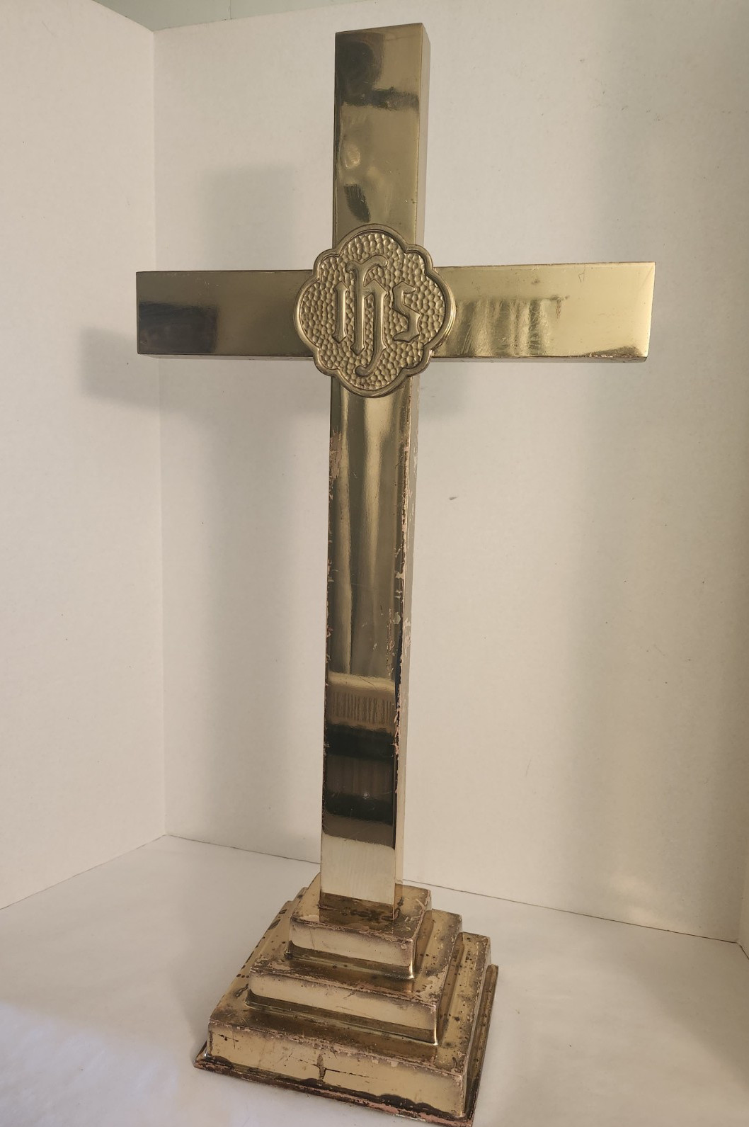 Vintage ARTISTIC Mfg Co RW 1024 Brass Altar Cross, Revell Ware, IHS emblem, 24”H Vintage ARTISTIC Mfg Co RW 1024 Brass Altar Cross, Revell Ware, IHS emblem, 24”H