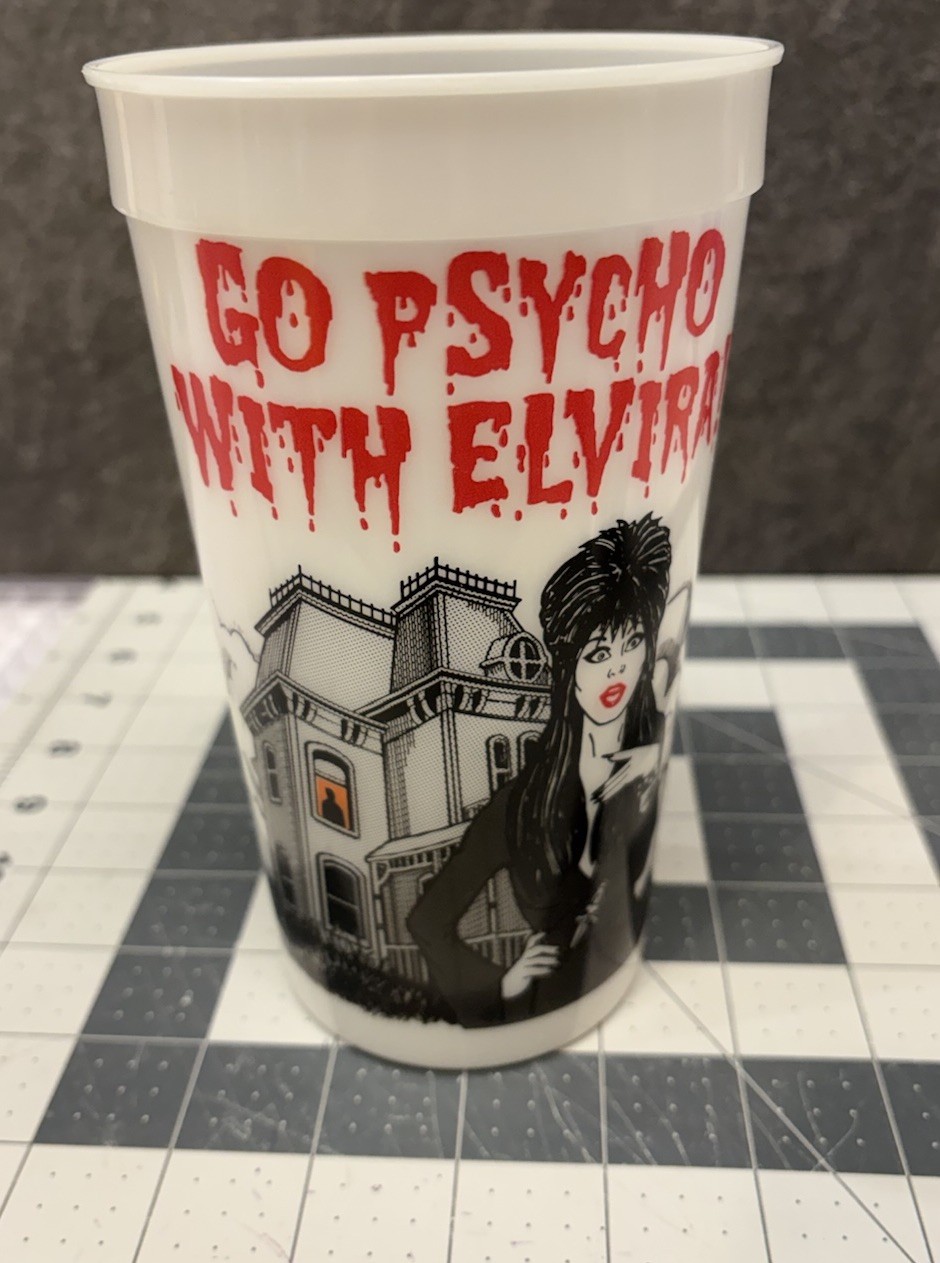 Vintage 1989 Elvira Glow In The Dark Cup Go Psycho Wienerschnitzel Slice Promo