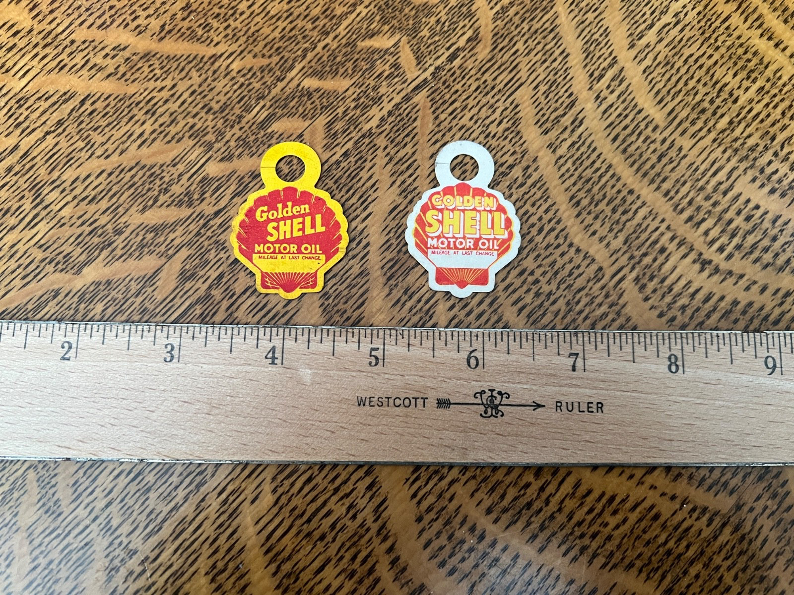 VINTAGE - GOLDEN SHELL MOTOR OIL - UNUSED PLASTIC OIL CHANGE TAGS - 2 DIFFERENT VINTAGE - GOLDEN SHELL MOTOR OIL - UNUSED PLASTIC OIL CHANGE TAGS - 2 DIFFERENT