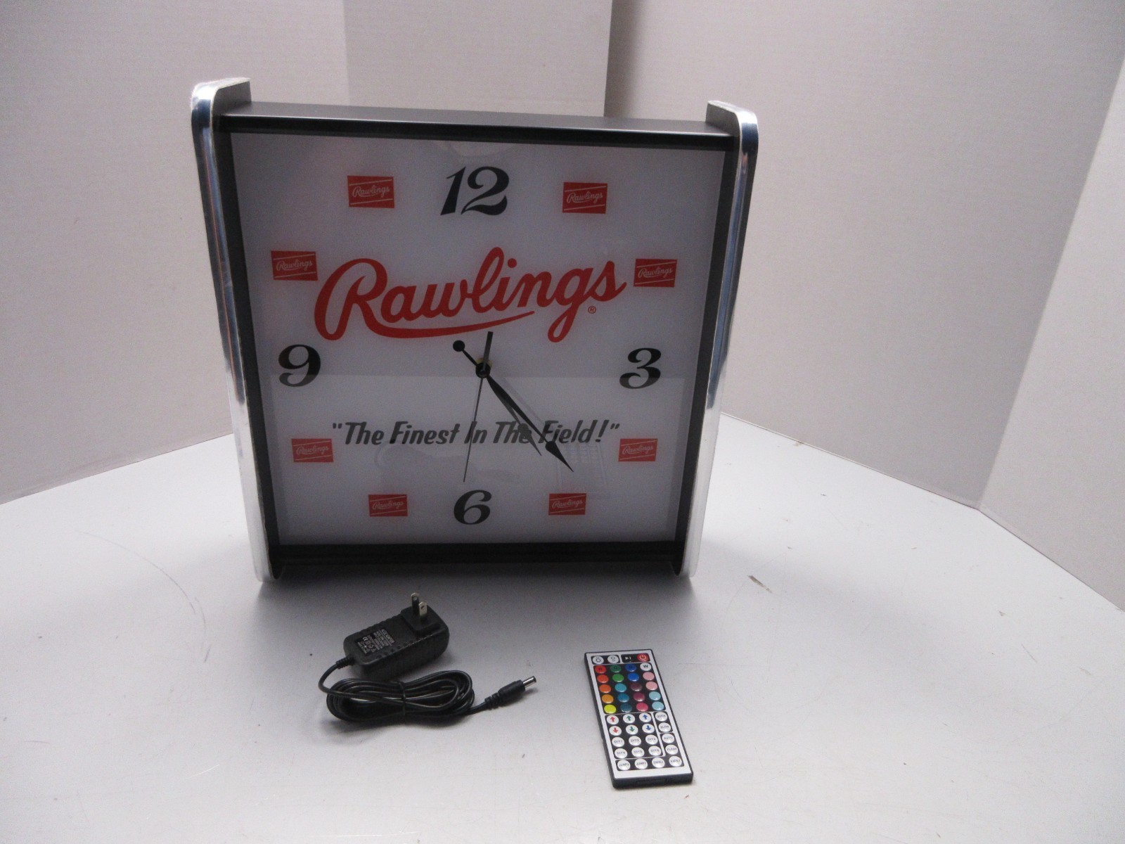 Rawlings Finest in the field LED light up Advertising wall clock Brand New Rawlings Finest in the field LED light up Advertising wall clock Brand New