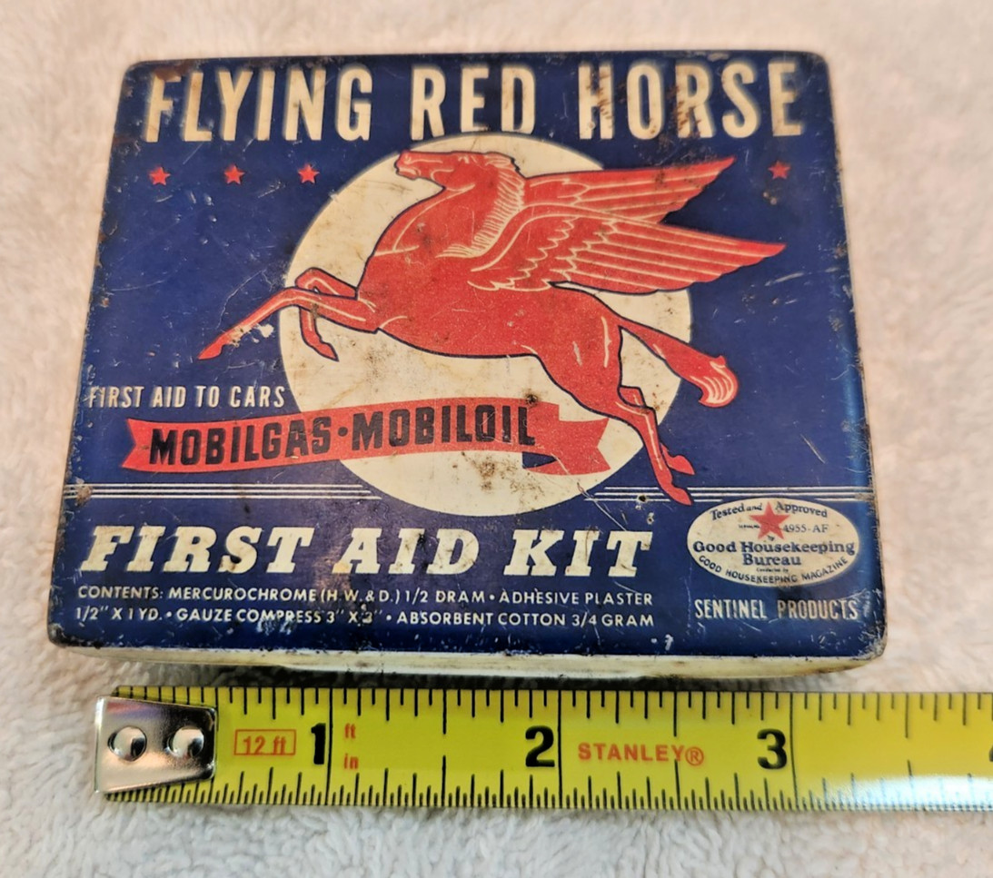 Vintage 1930\'s Mobil Oil Tin First Aid Kit Pegasus Mobilgas Mobiloil Advertising Vintage 1930\'s Mobil Oil Tin First Aid Kit Pegasus Mobilgas Mobiloil Advertising