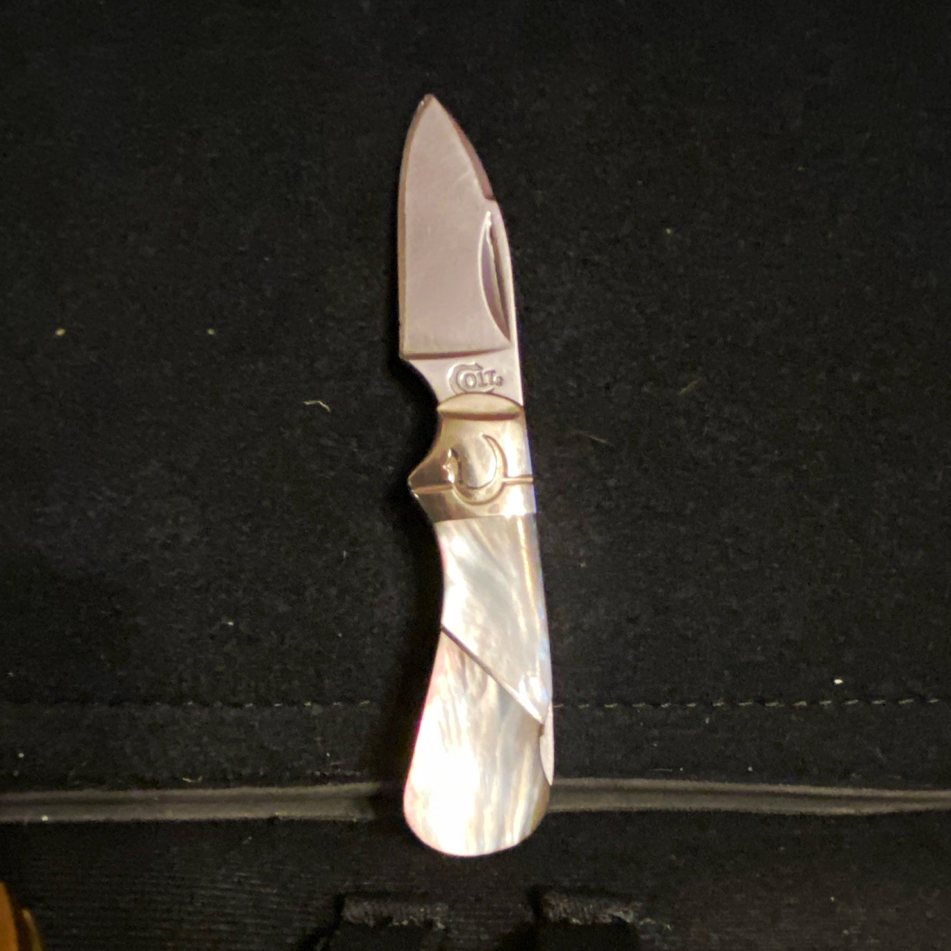 COLT ct566 black genuine Mother of Pearl. Discontinued. Exquisite scales