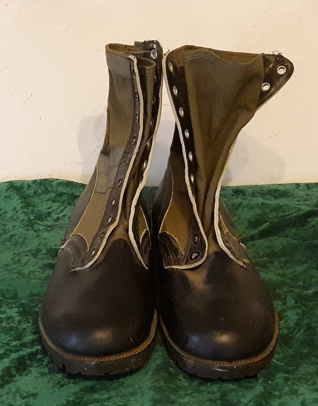 Vintage 1966 US Military Jungle Boots - Size 12W - Unused and Excellent Vintage 1966 US Military Jungle Boots - Size 12W - Unused and Excellent