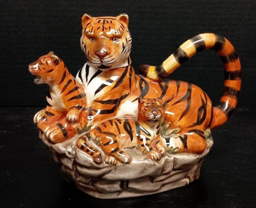 Vtg Bengal Tiger & Cub Ceramic Teapot Fantasy Serveware LSU Auburn Cincinnati 