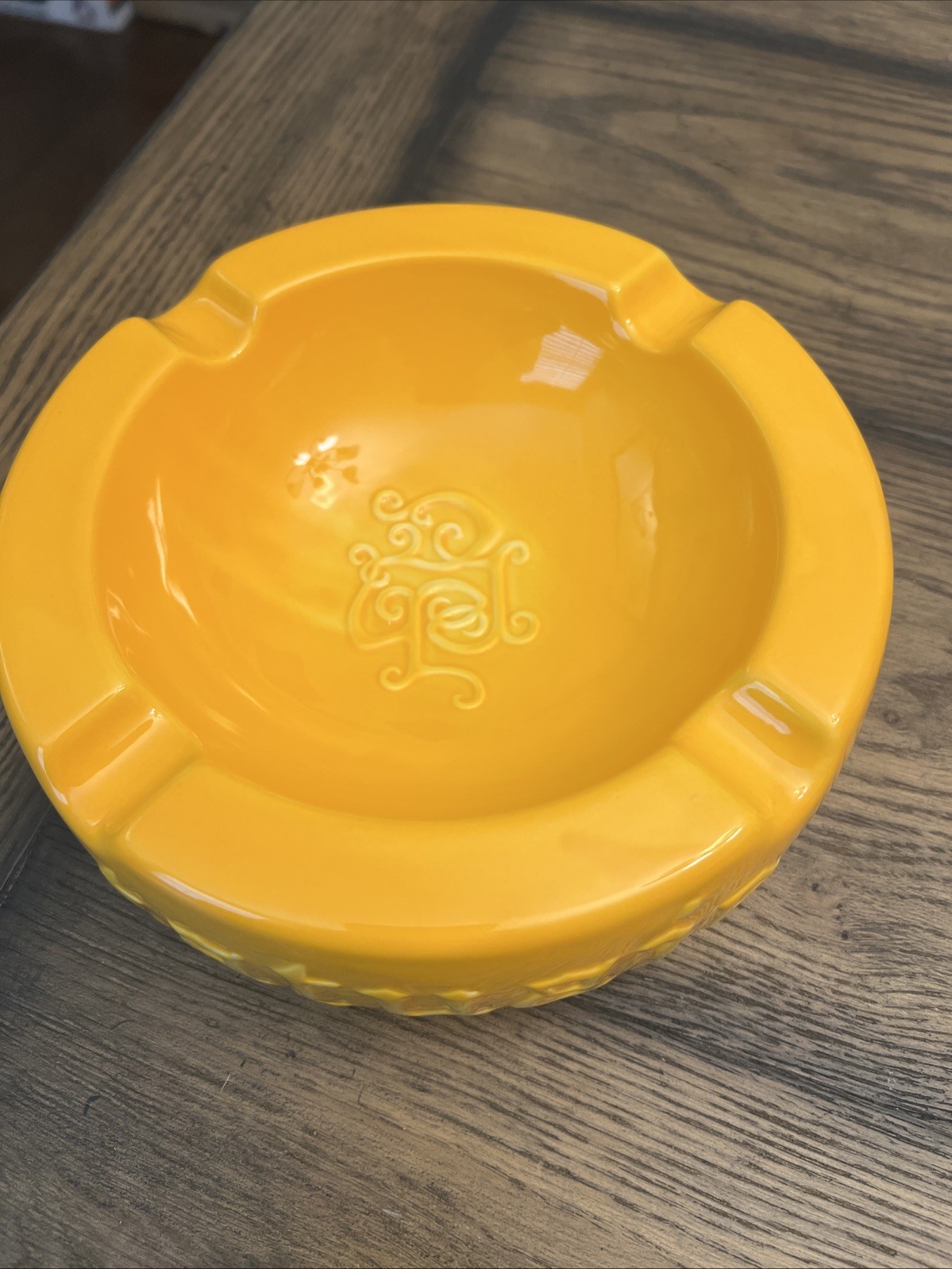 Limited Edition Tatuaje Yellow Dots Ceramic Ashtray NEW Limited Edition Tatuaje Yellow Dots Ceramic Ashtray NEW