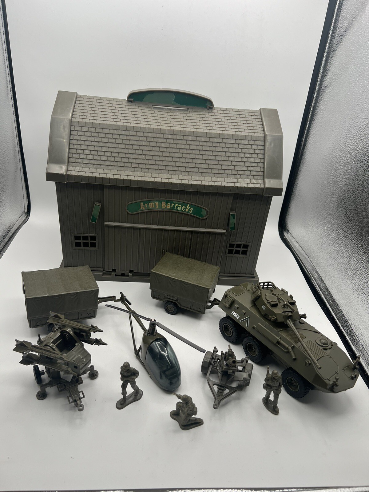 1996 NEW RAY USA Military Barracks Building, Armor, Helicopter, Carrier & More 1996 NEW RAY USA Military Barracks Building, Armor, Helicopter, Carrier & More