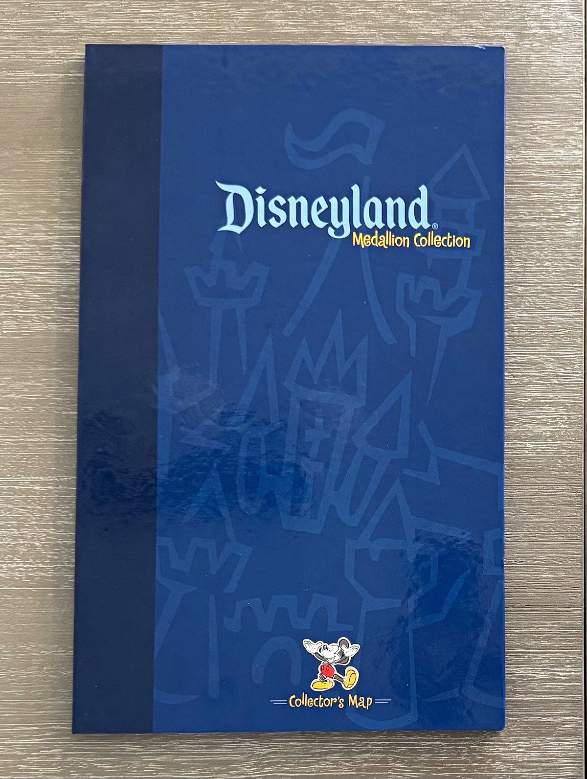 Rare Disneyland 2001 Collectors Map with complete set of 21 Medallions Rare Disneyland 2001 Collectors Map with complete set of 21 Medallions