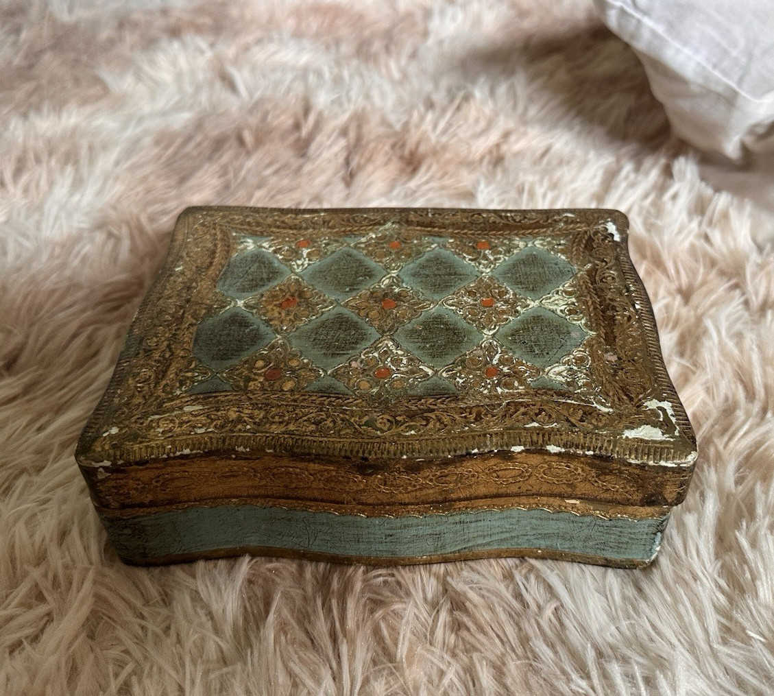 Vintage Florentine Gold & Green Trinket Box with Lid Liner intact Vintage Florentine Gold & Green Trinket Box with Lid Liner intact