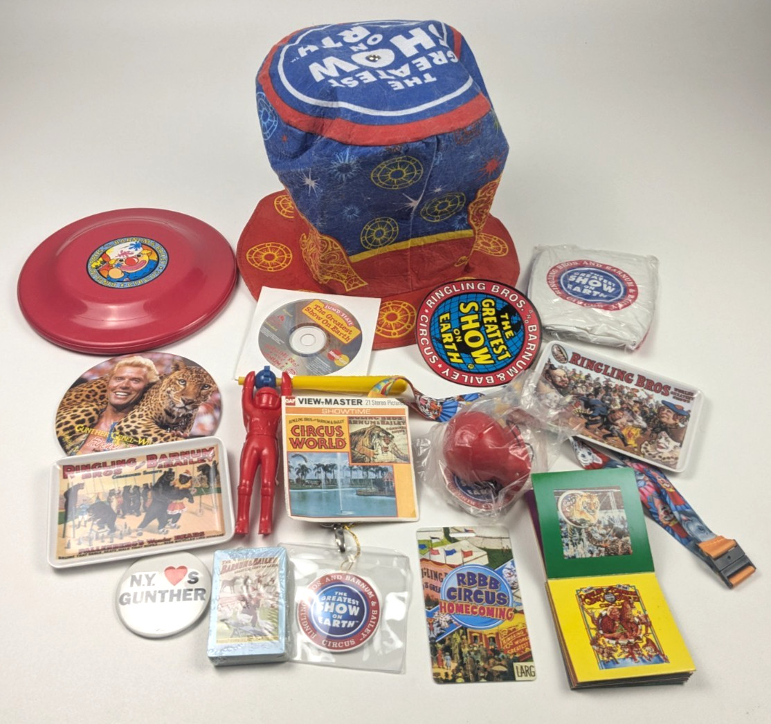 Lot of Ringling Brothers Barnum & Bailey Souvenirs and Items - L2 Lot of Ringling Brothers Barnum & Bailey Souvenirs and Items - L2