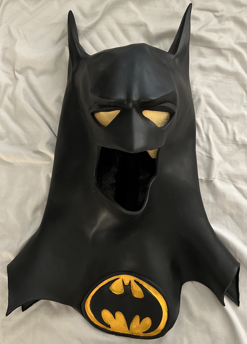 Vintage 1992 DC Comics Batman Returns Rubber Mask/Cowl Keaton Halloween Vintage 1992 DC Comics Batman Returns Rubber Mask/Cowl Keaton Halloween
