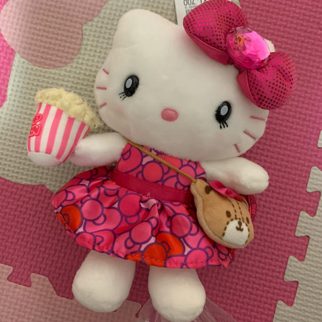 USJ Hello Kitty Plush Ball Chain 6.6” Popcorn Lamé Pink Ribbon