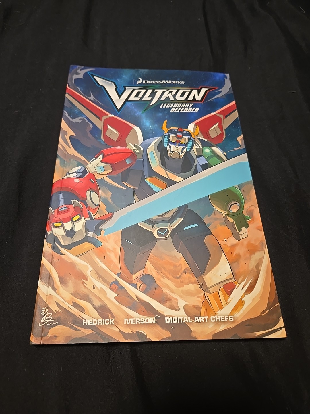 VOLTRON LEGENDARY DEFENDER by The Lion Forge Dreamworks Graphic Novel PAPERBACK VOLTRON LEGENDARY DEFENDER by The Lion Forge Dreamworks Graphic Novel PAPERBACK
