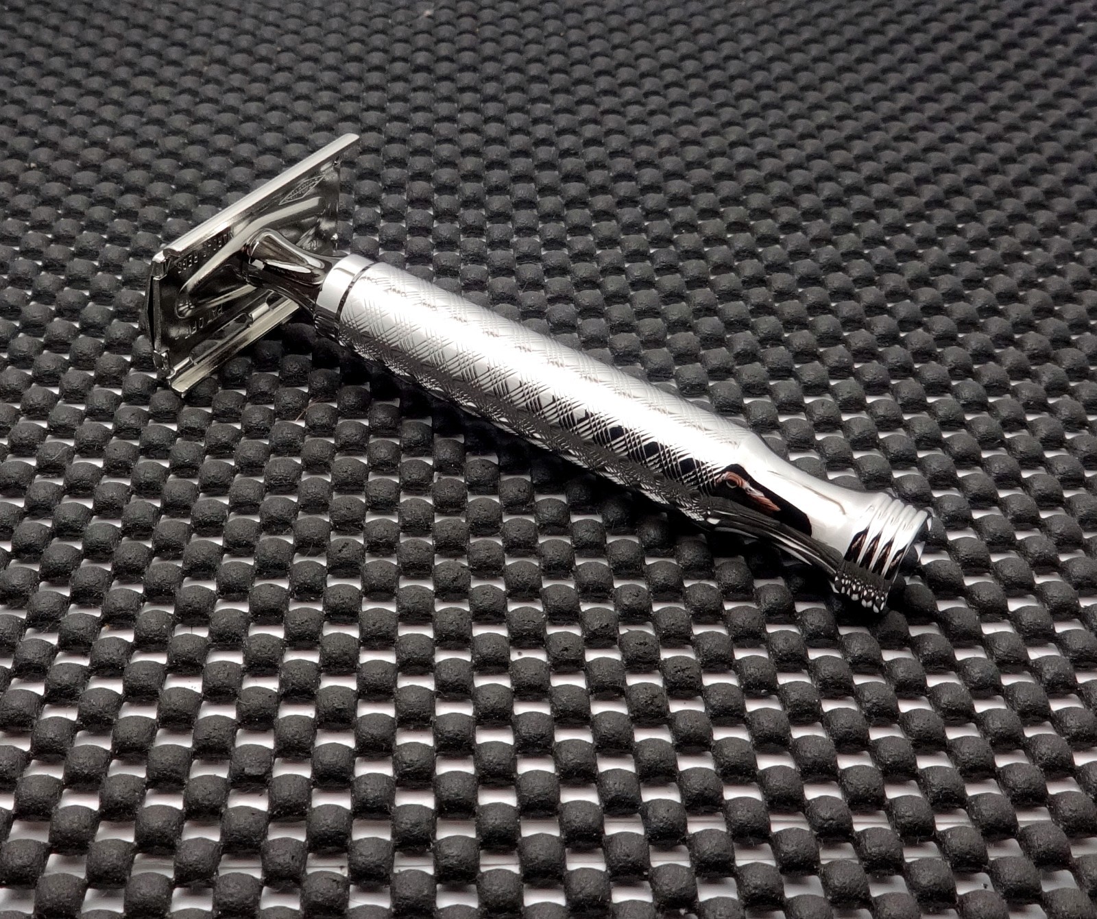 Vintage 1965 Gillette Tech DE Safety Razor Head W/ Solid Stainless Handle MINT Vintage 1965 Gillette Tech DE Safety Razor Head W/ Solid Stainless Handle MINT