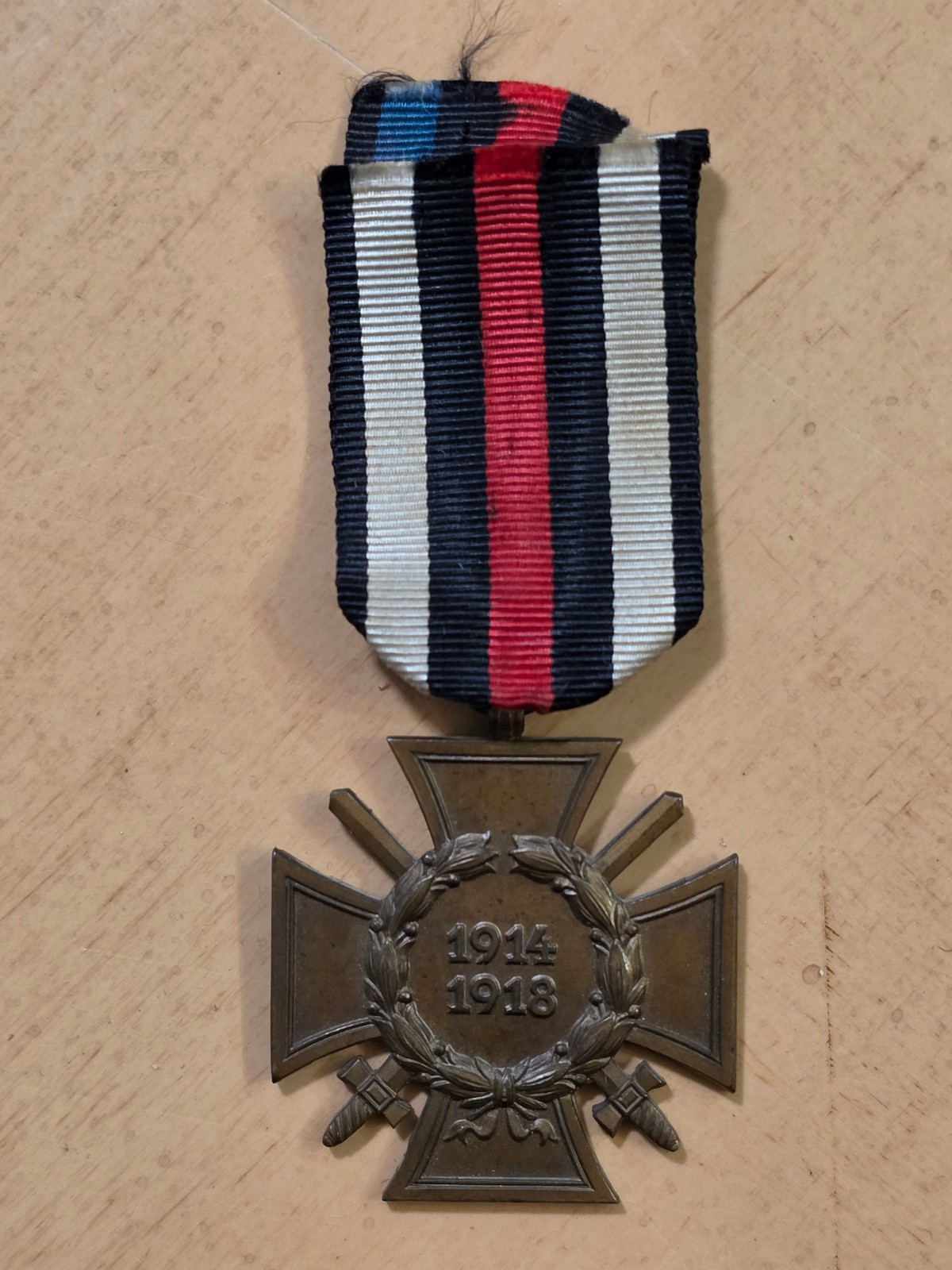 Authentic WW1 Imperial German Military War Medal Hindenburg Honor Cross w swords Authentic WW1 Imperial German Military War Medal Hindenburg Honor Cross w swords