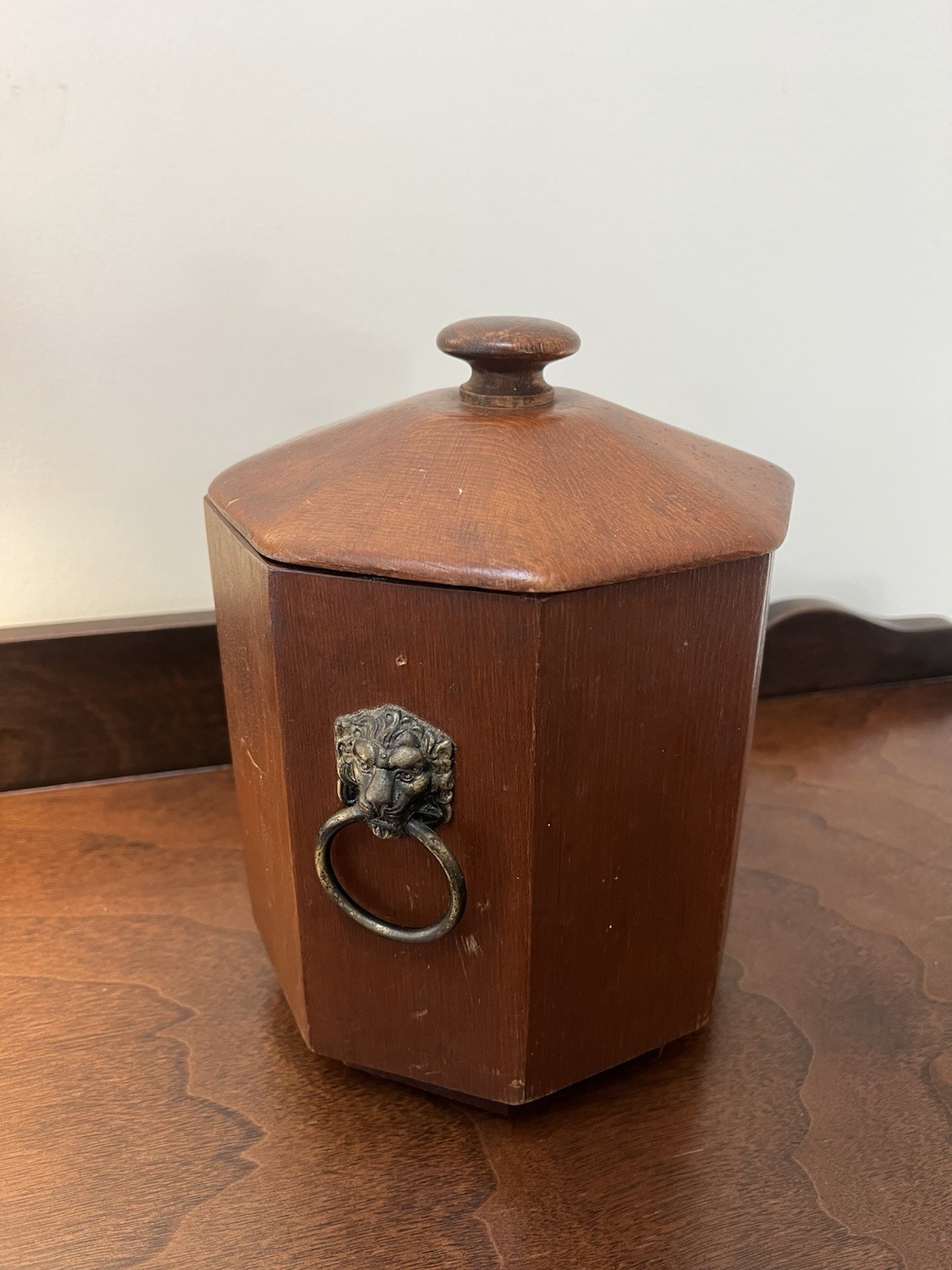 Vintage Carved Lions Head Handles Octagonal Wood Wooden Shaped Box Humidor MCM Vintage Carved Lions Head Handles Octagonal Wood Wooden Shaped Box Humidor MCM
