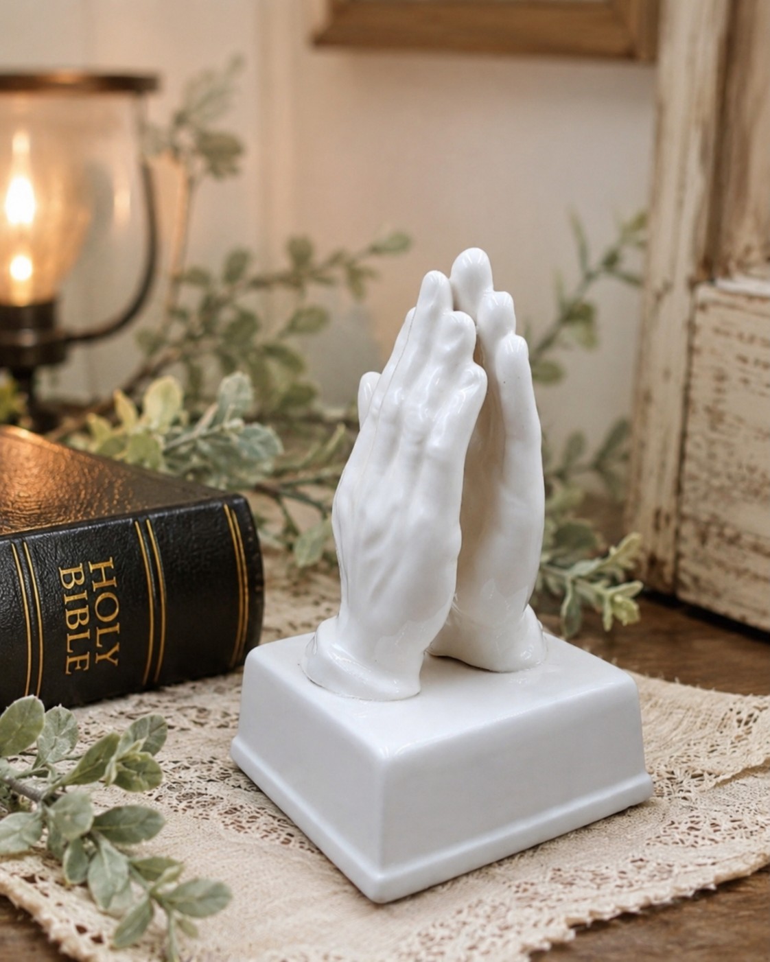 Vintage 1977 Praying Hands Ceramic Figurine Small Gloss White Religious Statue Vintage 1977 Praying Hands Ceramic Figurine Small Gloss White Religious Statue