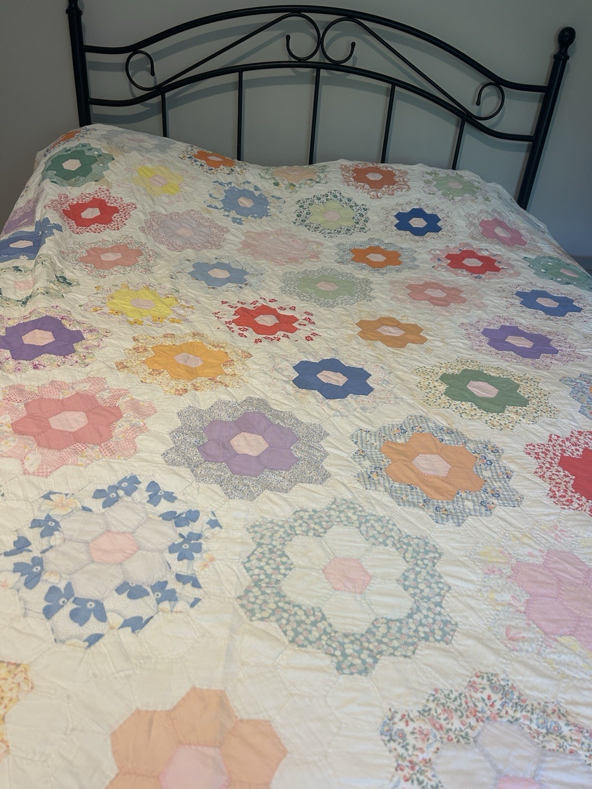 Vintage Grandmother's Flower Garden Quilt Hand Stitched 74” X75” Vintage Grandmother's Flower Garden Quilt Hand Stitched 74” X75”