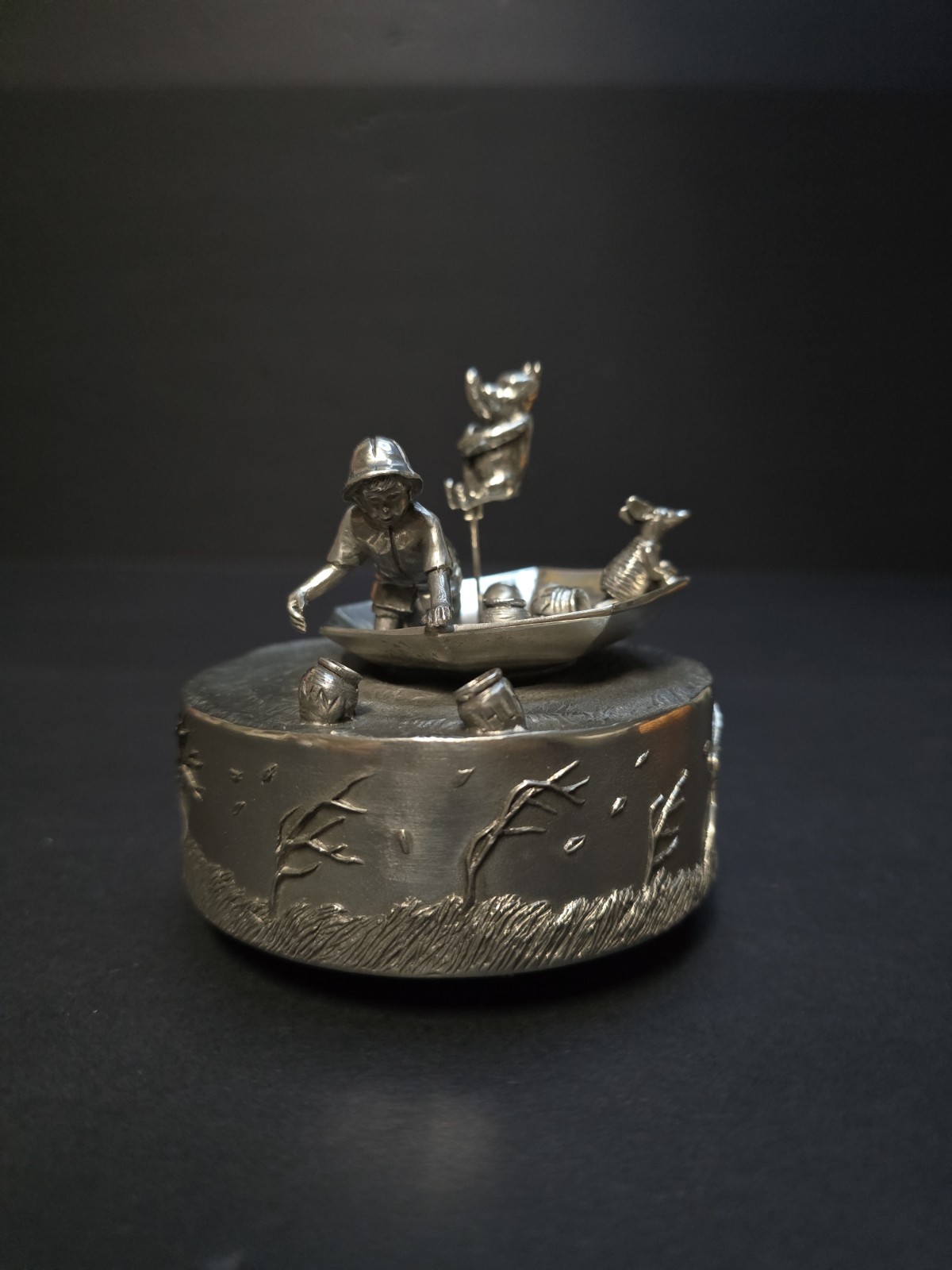 Royal Selangor PEWTER Winnie the Pooh Music Box Disney Collaboration Royal Selangor PEWTER Winnie the Pooh Music Box Disney Collaboration