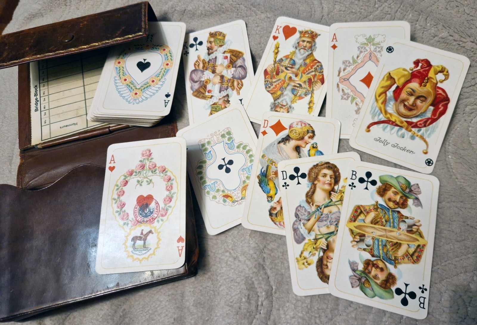 collectibles Antique 1920 Piatnik 53 playing cards good condition