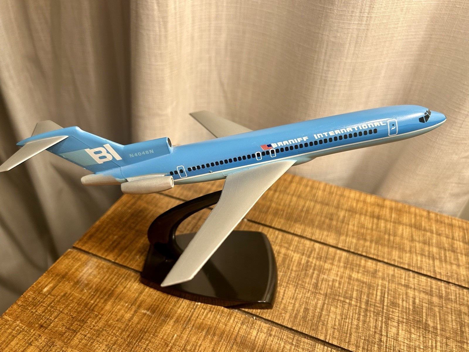 Vintage Braniff International Airlines 727 - Air Jet Advance Vintage Braniff International Airlines 727 - Air Jet Advance