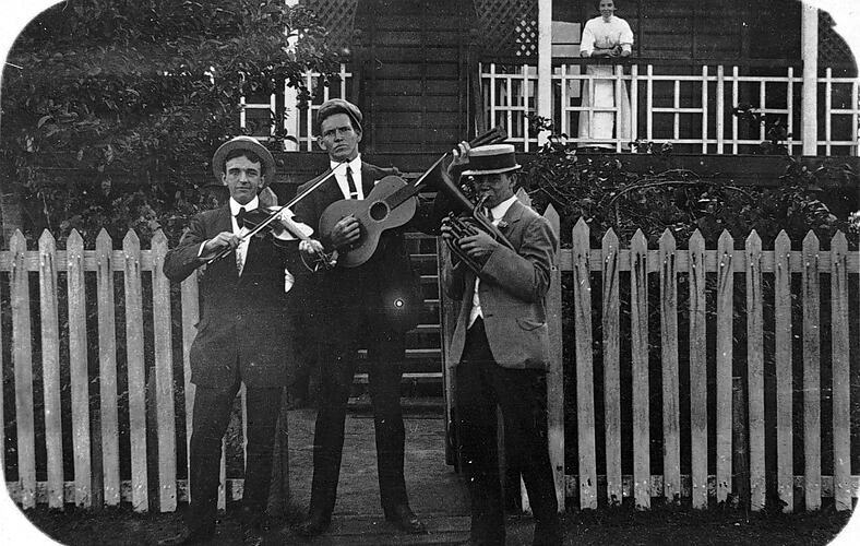 Men with musical instruments Brisbane Queensland 1916 OLD PHOTO Men with musical instruments Brisbane Queensland 1916 OLD PHOTO