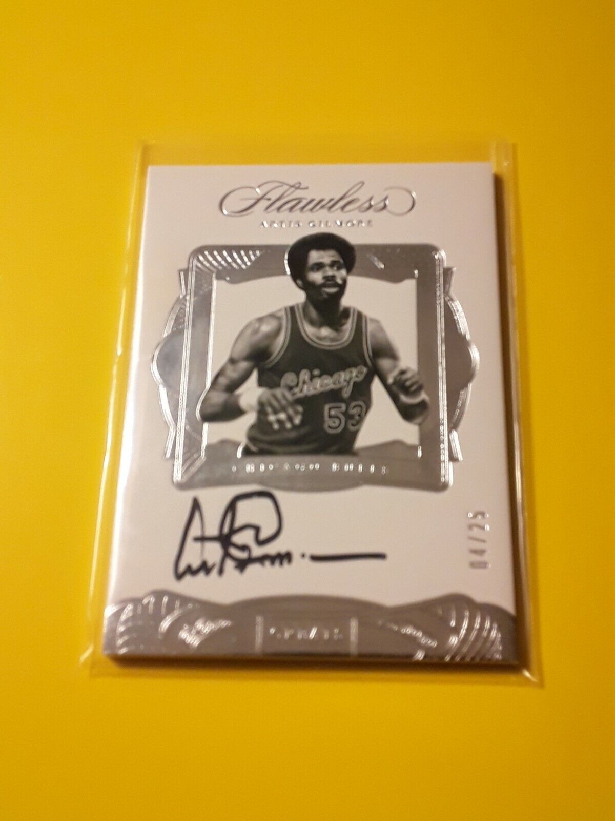 2016-17 Flawless Artis Gilmore On Card auto 04/25