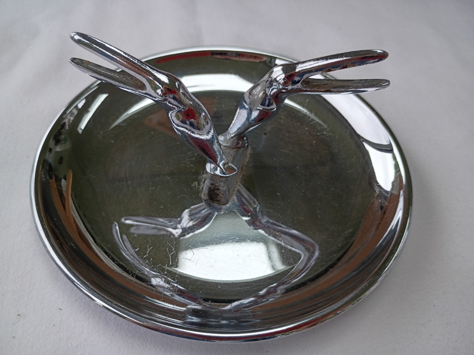 Vtg Pincherette Art Deco Bright Chrome Toucan Penguins Ashtray Tray USA Vtg Pincherette Art Deco Bright Chrome Toucan Penguins Ashtray Tray USA