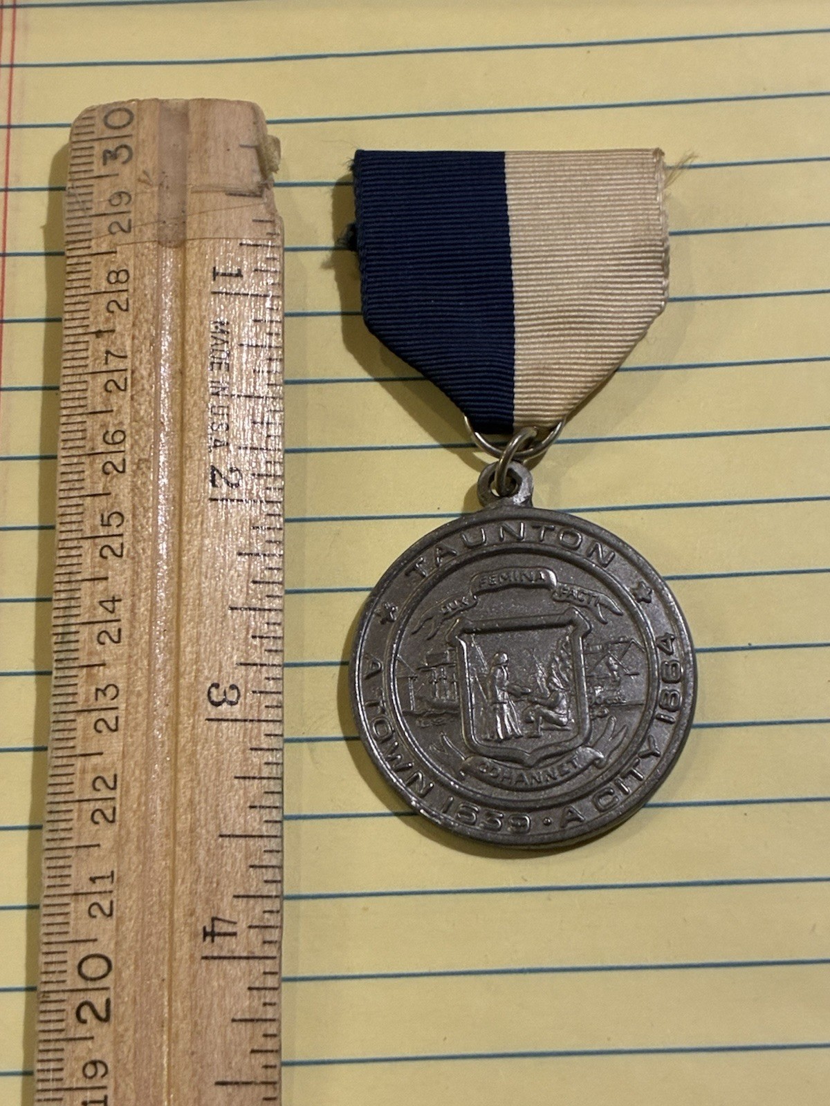 1976 BICENTENNIAL MEDAL TAUNTON MASSACHUSETTS -LIBERTY & UNION FLAG FIRST RAISED 1976 BICENTENNIAL MEDAL TAUNTON MASSACHUSETTS -LIBERTY & UNION FLAG FIRST RAISED