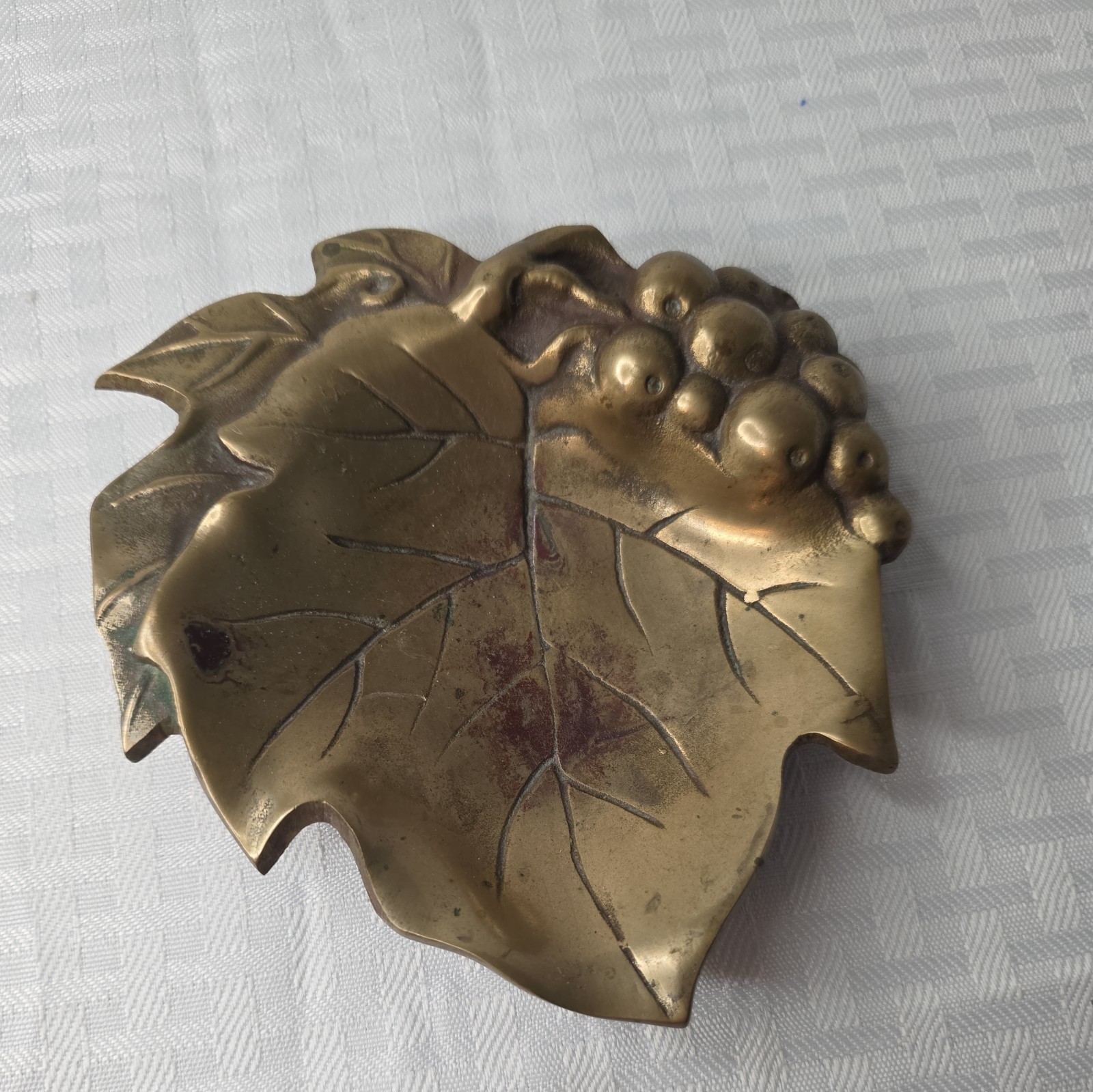 VTG Brass Grape Leaf Grapes Trinket Dish 5 X 5 In VTG Brass Grape Leaf Grapes Trinket Dish 5 X 5 In
