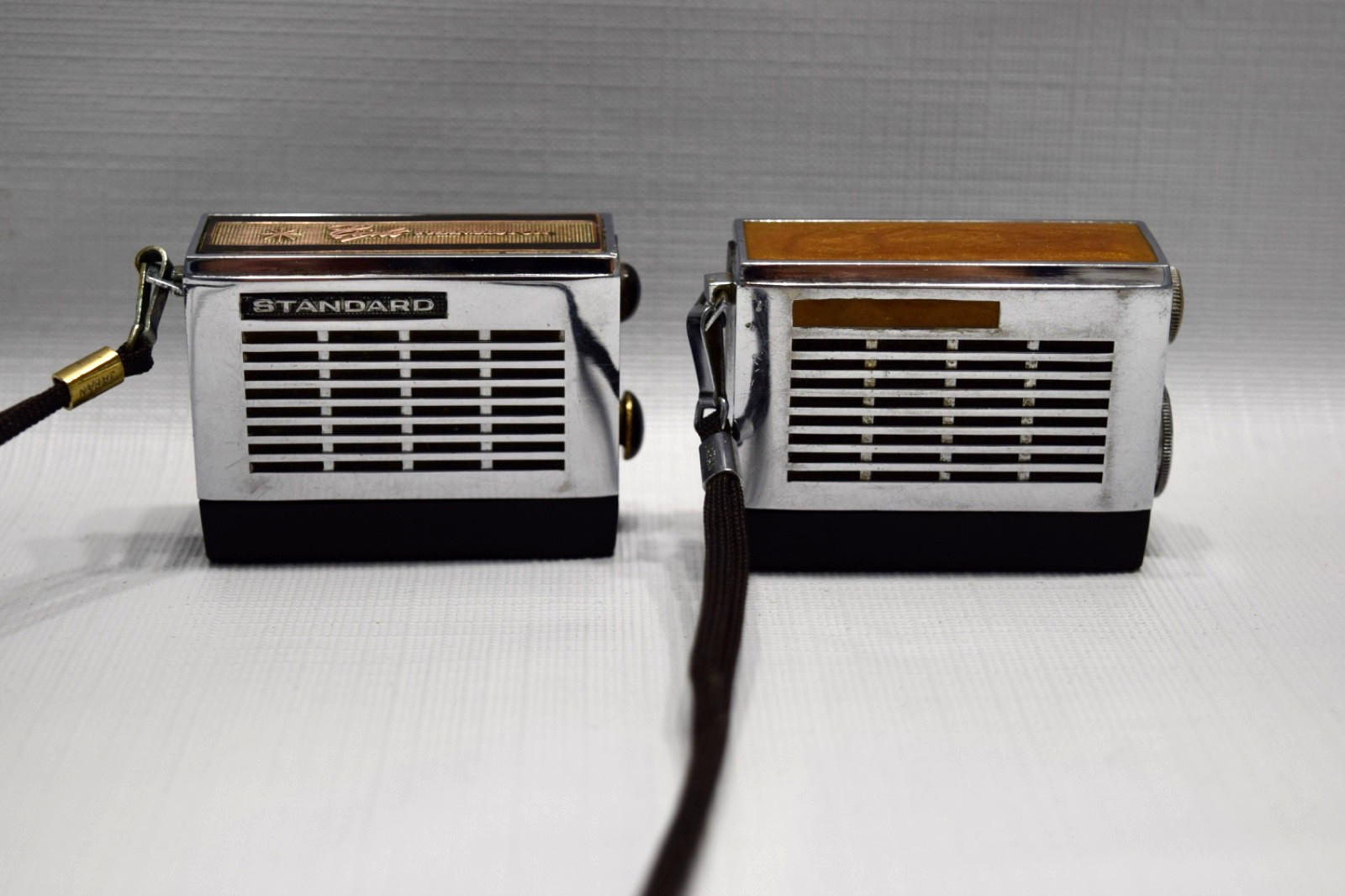 2 Vtg Standard Micronic Ruby 8 Transistor Radio SR-H438 Japan 2 Vtg Standard Micronic Ruby 8 Transistor Radio SR-H438 Japan