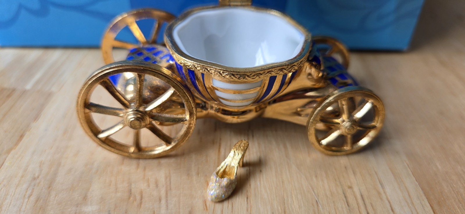Ateuer De Limoges Vintage Trinket Box Cinderella Carriage with Slipper Blue Gold Ateuer De Limoges Vintage Trinket Box Cinderella Carriage with Slipper Blue Gold
