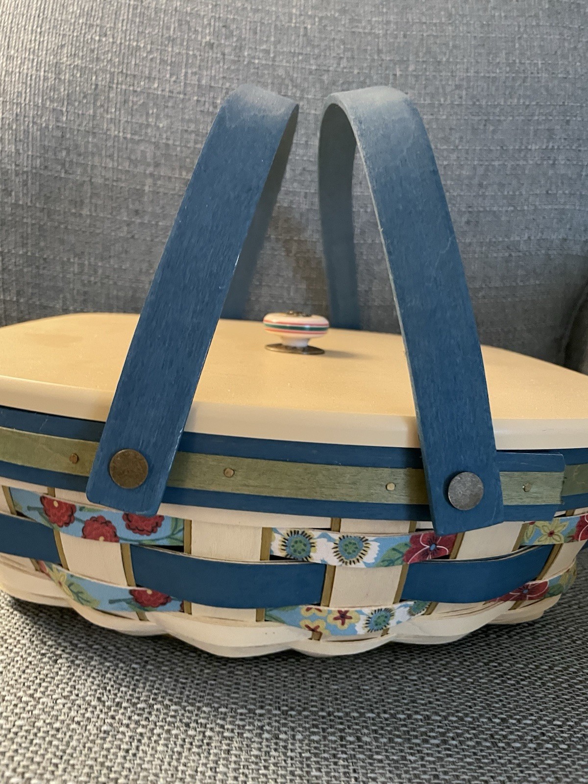 Longaberger Med Oval Storage Basket w/ Lid & Handle Floral Woven Wood & Insert Longaberger Med Oval Storage Basket w/ Lid & Handle Floral Woven Wood & Insert