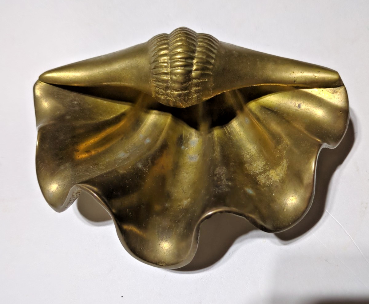 VTG Hollywood Regency Brass Tridacna Clam Shell Trinket Dish MCM 5.5 VTG Hollywood Regency Brass Tridacna Clam Shell Trinket Dish MCM 5.5