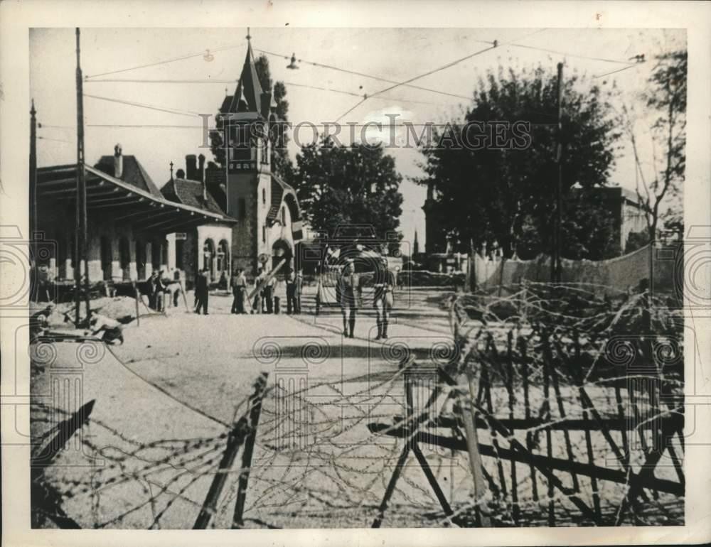 1939 Press Photo French troops occupy a railway station in German territory 1939 Press Photo French troops occupy a railway station in German territory