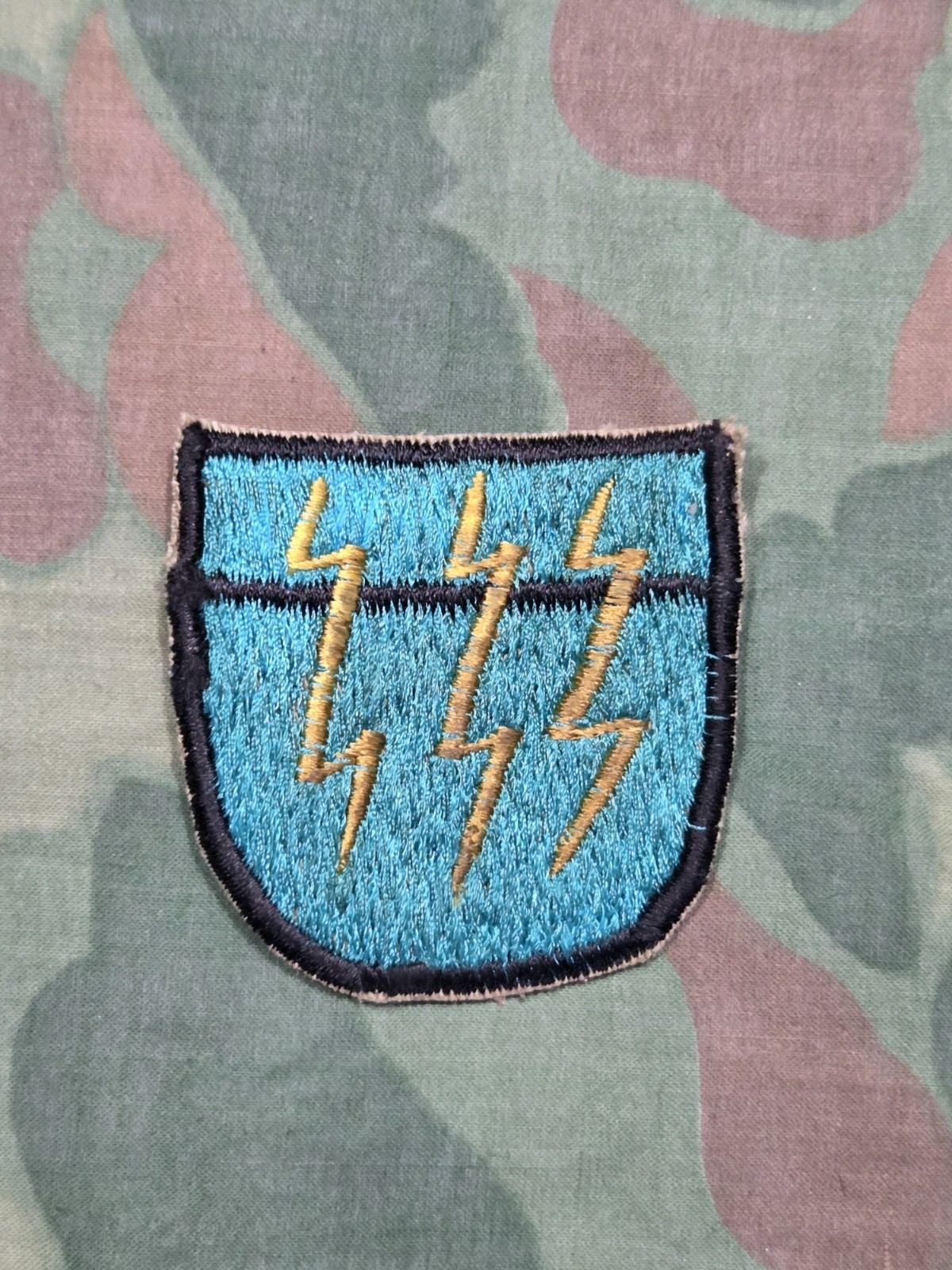 Early Cut Edge Us Army 12th Special Forces Group Beret Shield Early Cut Edge Us Army 12th Special Forces Group Beret Shield