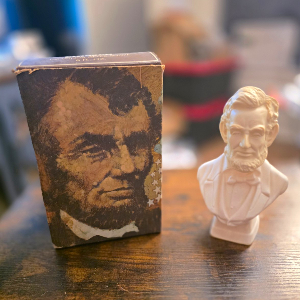 Vintage 1970s Avon President Lincoln Tai Winds After Shave Decanter Bottle W Box