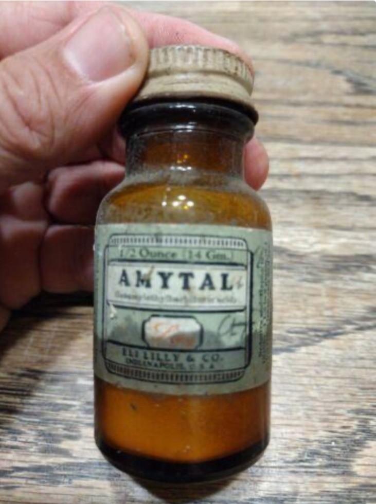 AMYTAL Eli Lilly Bottle Amobarbital Barbiturate Glass RARE Pharma Tuinal *Offer*
