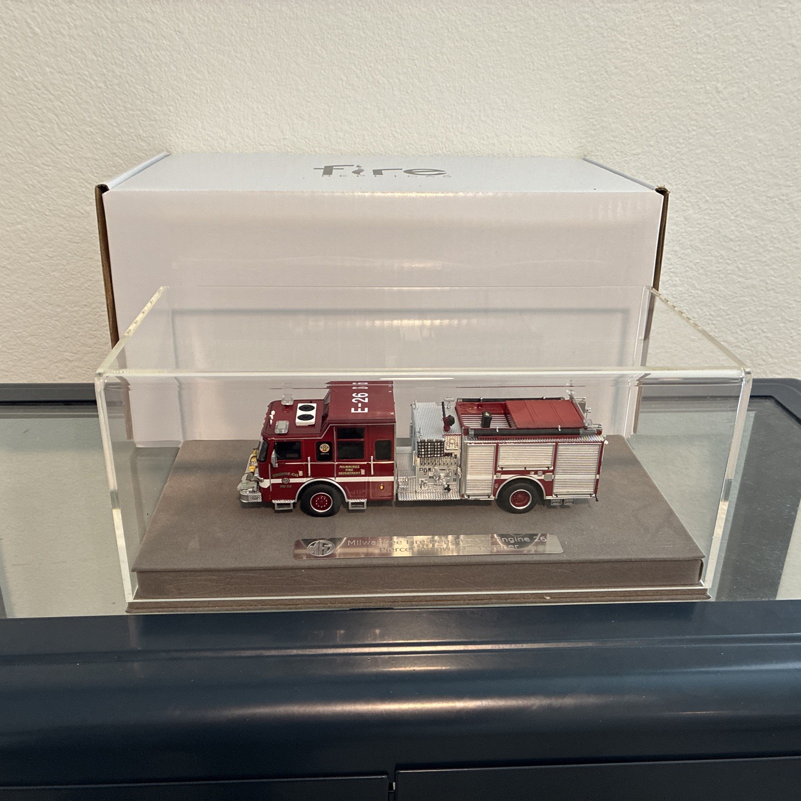 1/50 Fire Replicas Milwaukee FD Pierce Arrow XT Engine 26 (FR 018-26) Rare 1/50 Fire Replicas Milwaukee FD Pierce Arrow XT Engine 26 (FR 018-26) Rare