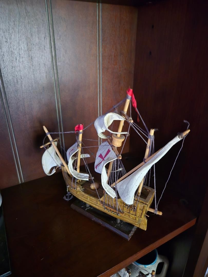 Wooden sailing ship 10x10x2