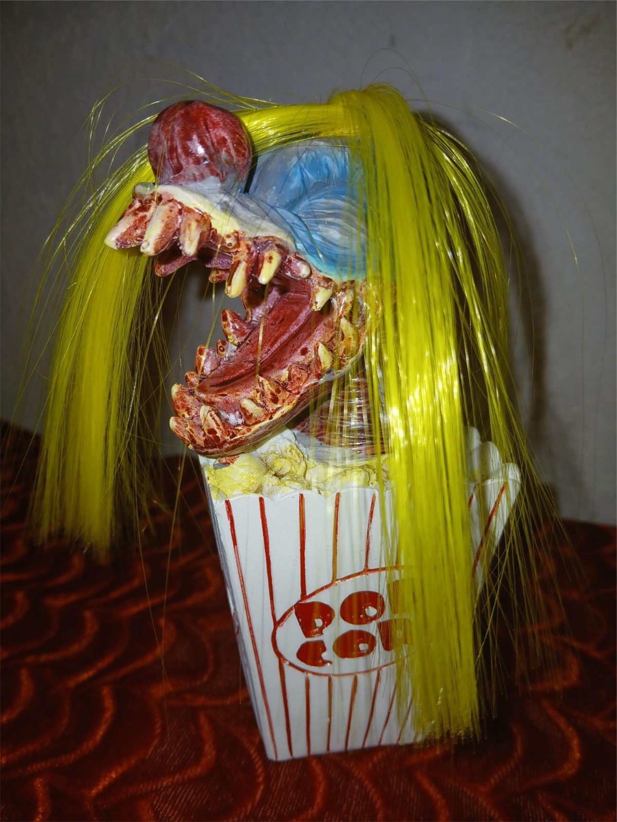 RARE KILLER KLOWNS FROM OUTER SPACE BABY HALLOWEEN FIGURE - HORROR STATUE YELLOW RARE KILLER KLOWNS FROM OUTER SPACE BABY HALLOWEEN FIGURE - HORROR STATUE YELLOW