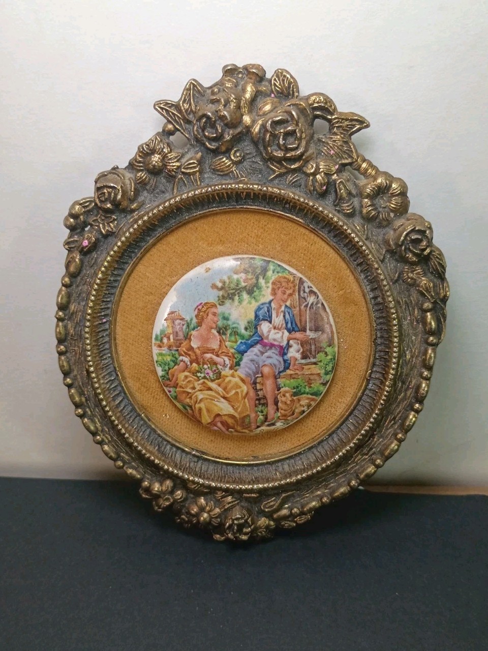 Antique Vtg Fragonard Couple Porcelain Medallion Framed Limoges Art Nouveau Antique Vtg Fragonard Couple Porcelain Medallion Framed Limoges Art Nouveau