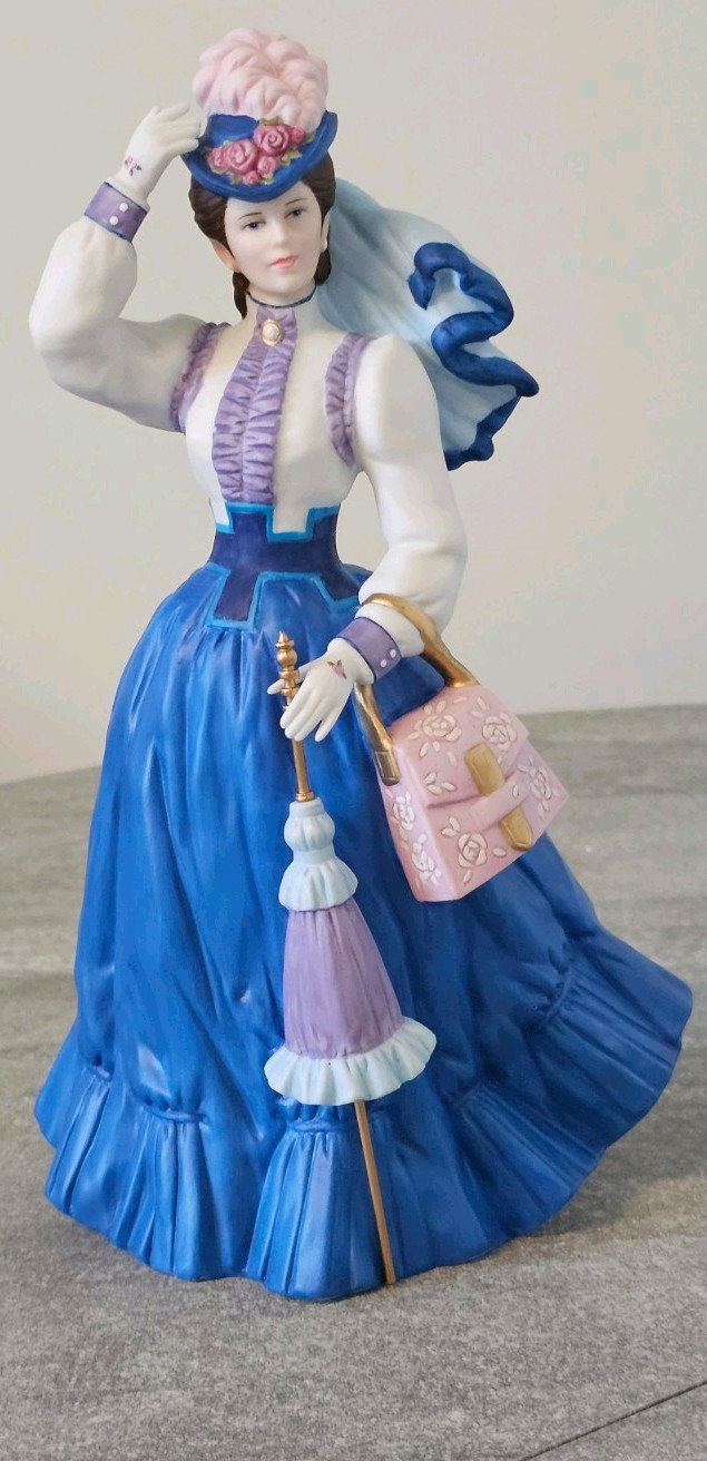 Vintage AVON The 1996 Mrs. Albee Award Full-Size Porcelain Lady w/Box+Card Vintage AVON The 1996 Mrs. Albee Award Full-Size Porcelain Lady w/Box+Card