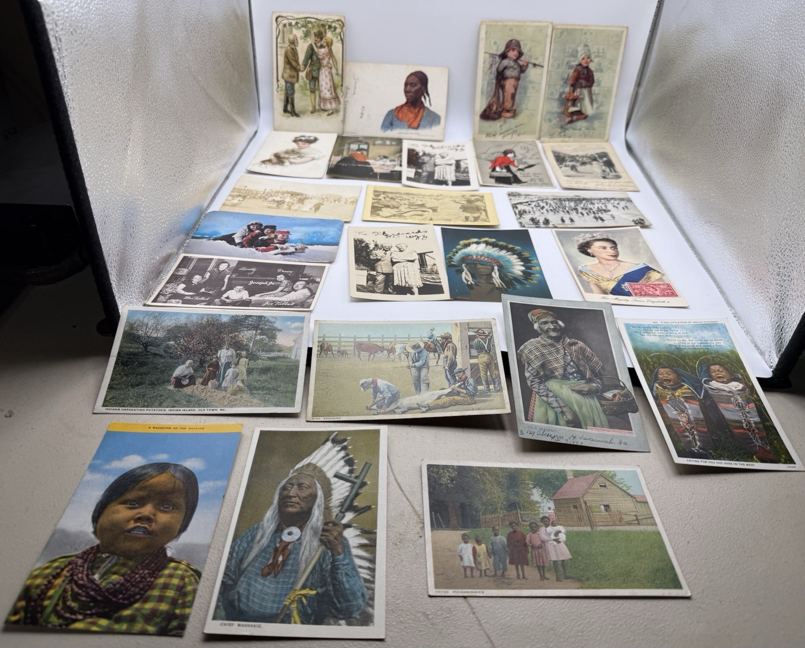 A Lot Of 24 Antique & Vintage People used An Unused Postcards