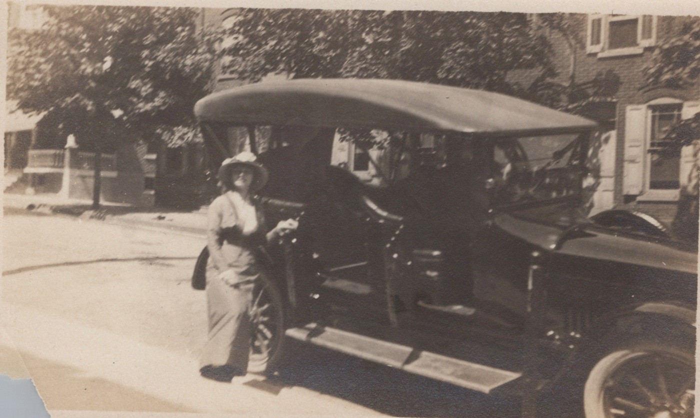 Edwardian Woman Brass Era Touring Car Street Antique 1910s - Original Photo
