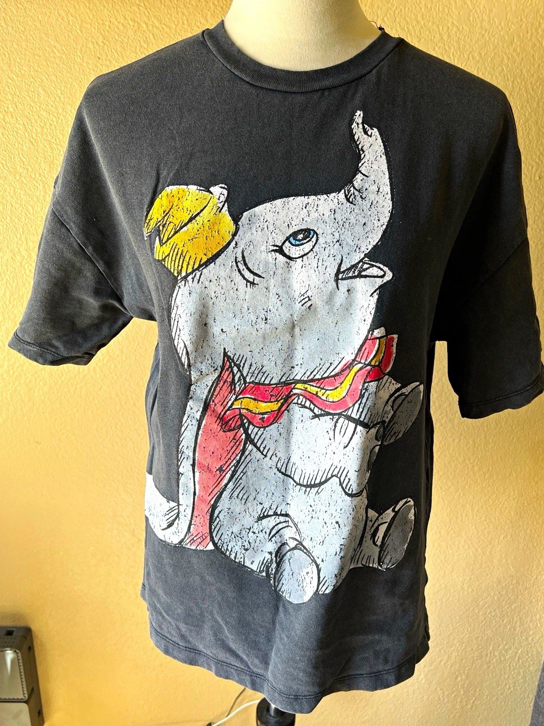 ZARA Disney Dumbo Gray Graphic T-Shirt Adult Size S Made in Portugal ZARA Disney Dumbo Gray Graphic T-Shirt Adult Size S Made in Portugal